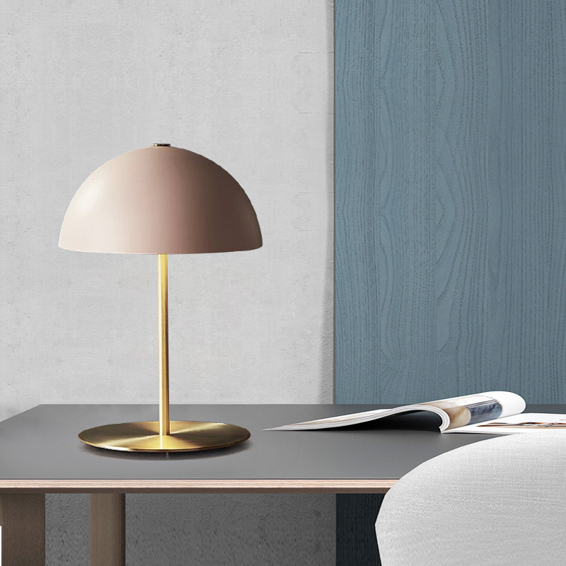 Nordic-style minimalist mushroom-shaped desk lamp for study